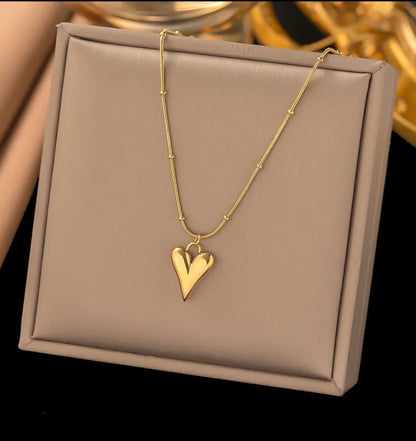 COLLIER VALENTINE